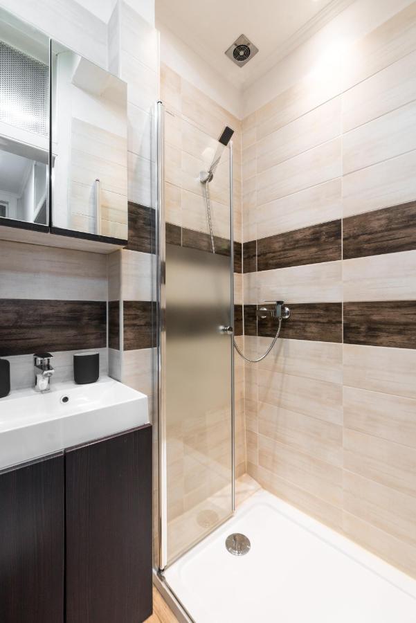 אדינבורו City Centre Stylish Apartment At The Meadows Park מראה חיצוני תמונה